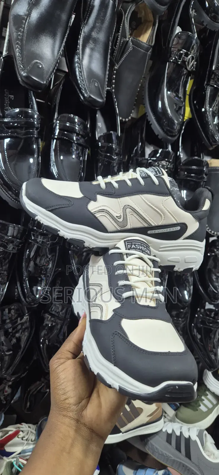 Two-Tone Black and White Casual Fashion Sneaker