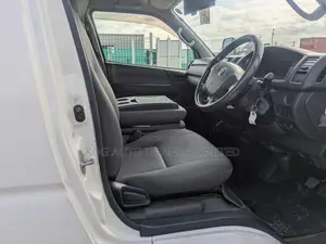 Toyota Regius 2014 White