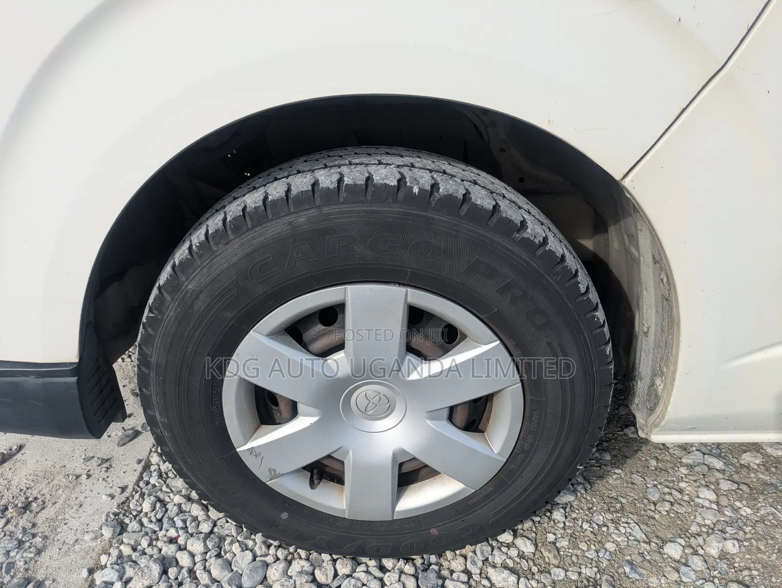 Toyota Regius 2014 White
