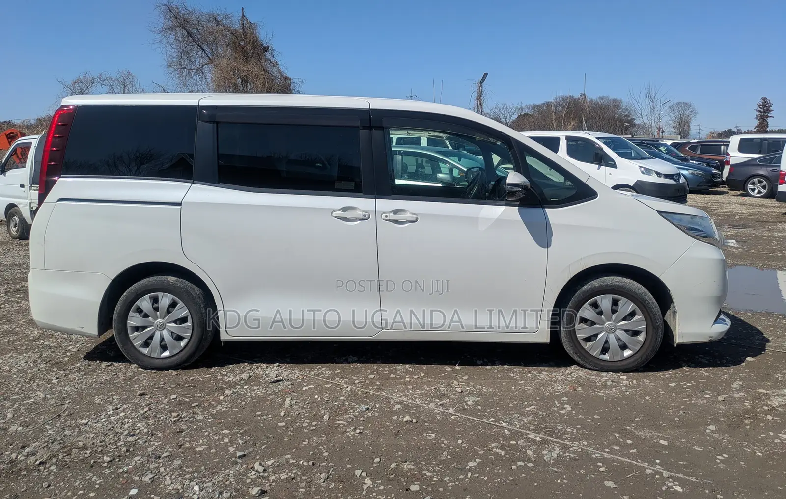 Toyota Noah 2.0 FWD (7 Seater) 2014 Pearl