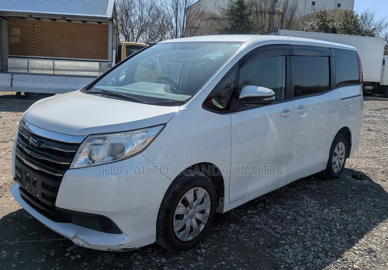 Toyota Noah 2.0 FWD (7 Seater) 2014 Pearl