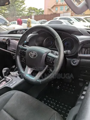 Toyota Hilux 2018 Gray