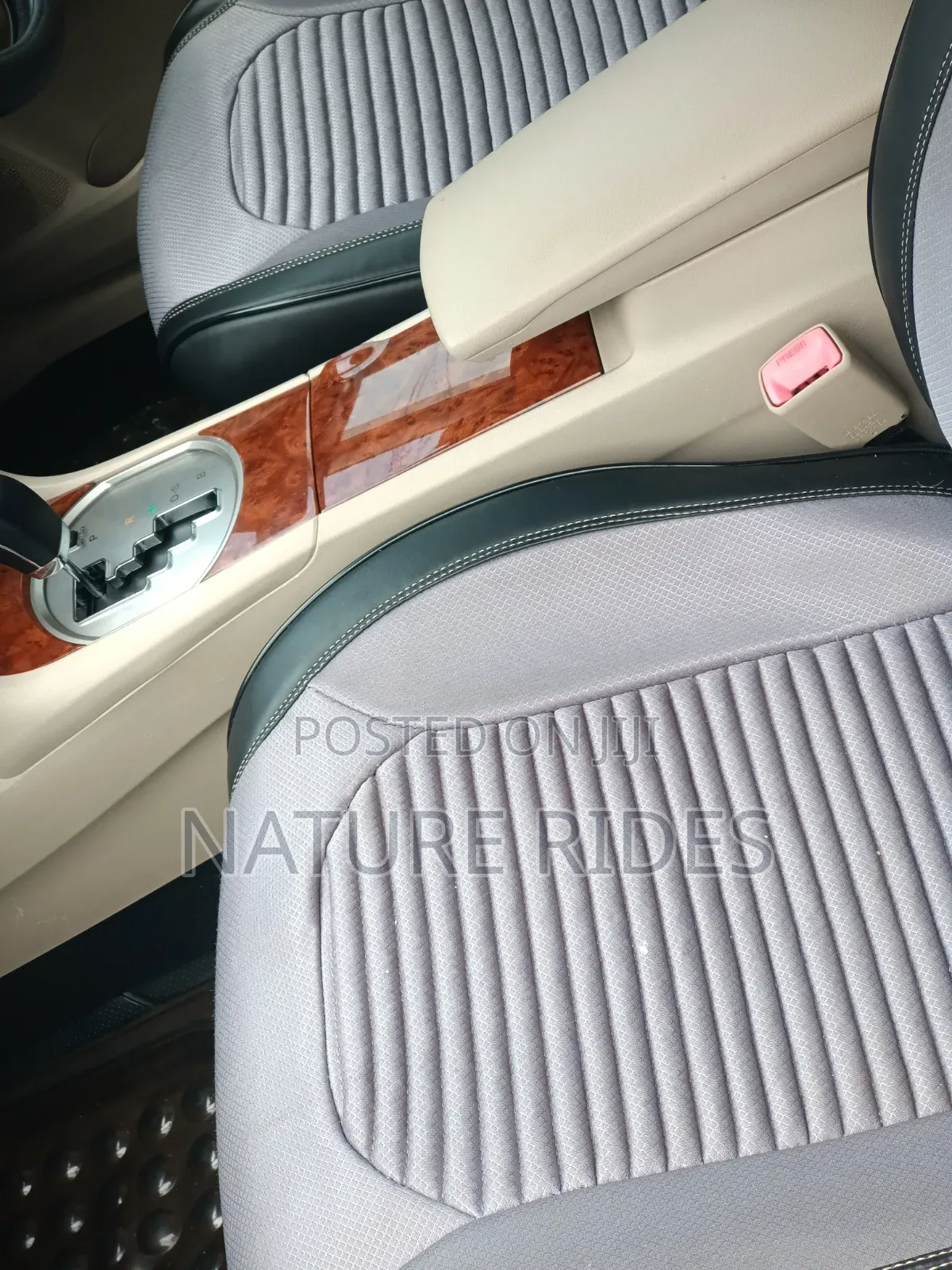 Toyota Premio 1.8 AWD 2014 White