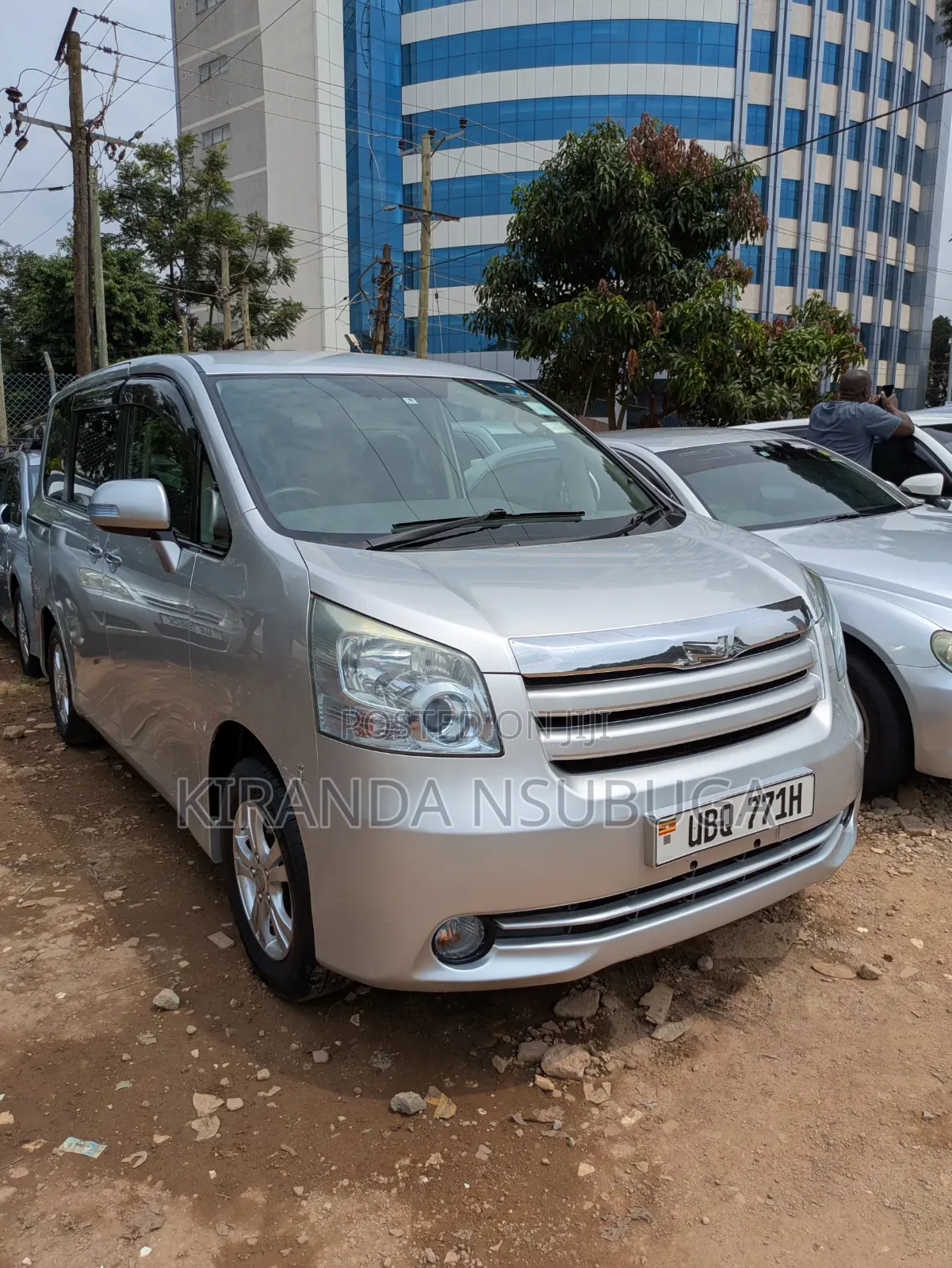 Toyota Noah 2011 Silver
