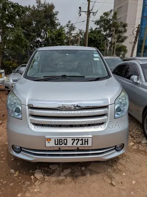 Toyota Noah 2011 Silver