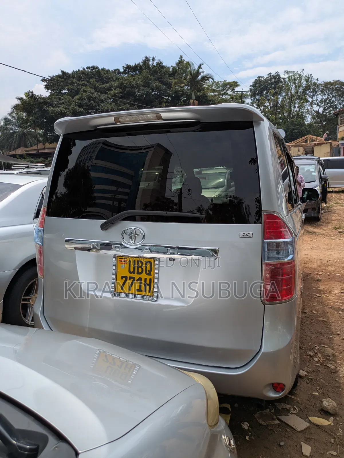 Toyota Noah 2011 Silver