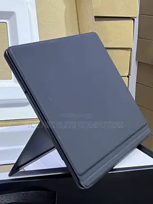 New Laptop Microsoft Surface Pro 8 8GB Intel Core i5 SSD 256GB