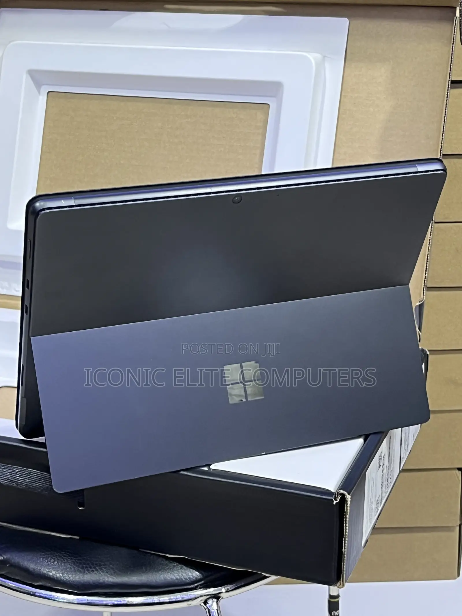 New Laptop Microsoft Surface Pro 8 8GB Intel Core i5 SSD 256GB