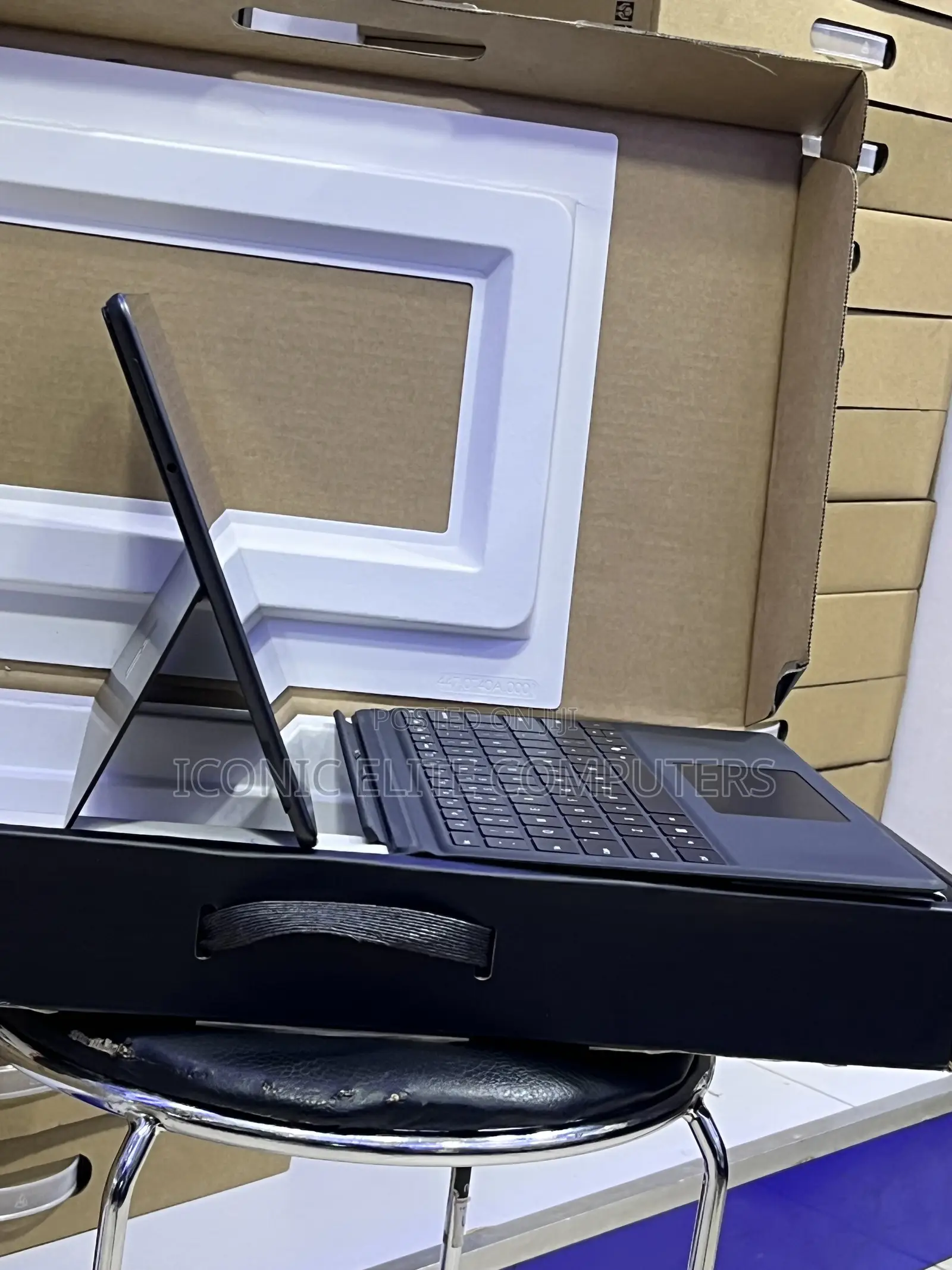 New Laptop Microsoft Surface Pro 8 8GB Intel Core i5 SSD 256GB