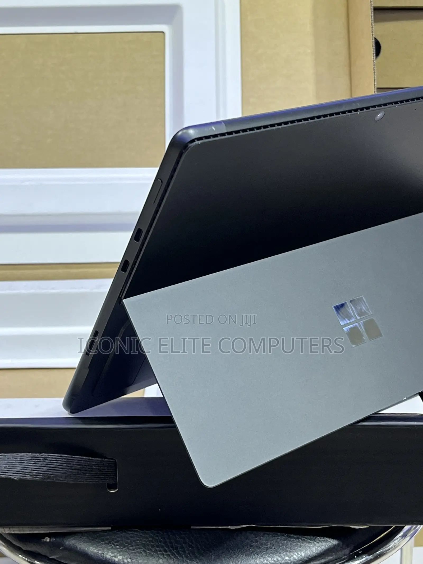 New Laptop Microsoft Surface Pro 8 8GB Intel Core i5 SSD 256GB