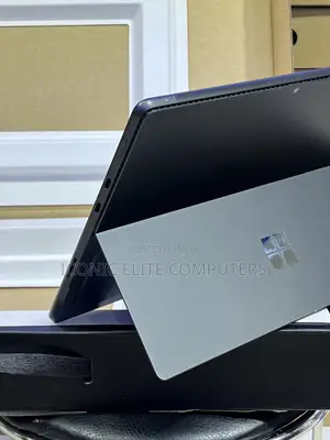 New Laptop Microsoft Surface Pro 8 8GB Intel Core i5 SSD 256GB