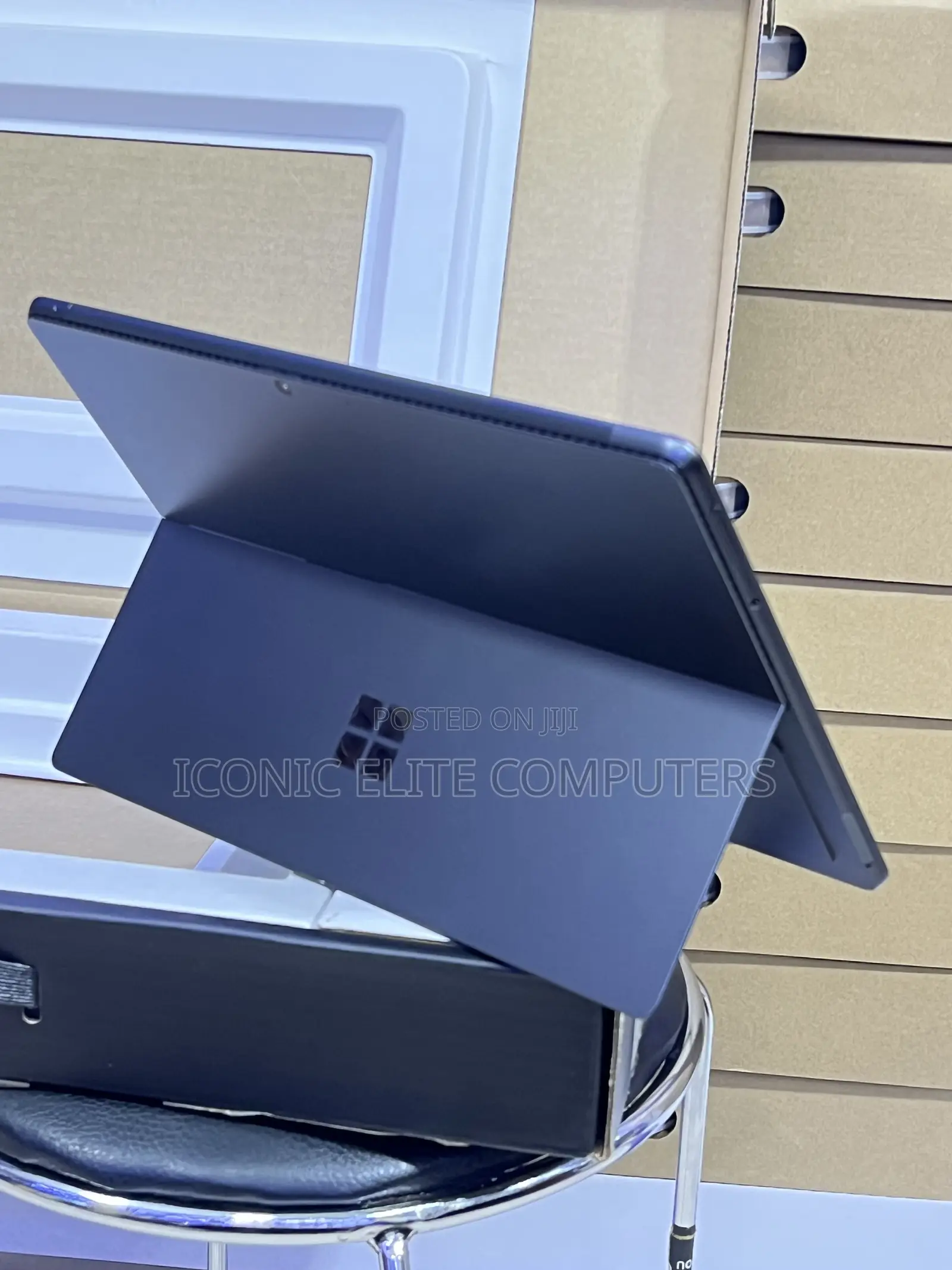 New Laptop Microsoft Surface Pro 8 8GB Intel Core i5 SSD 256GB