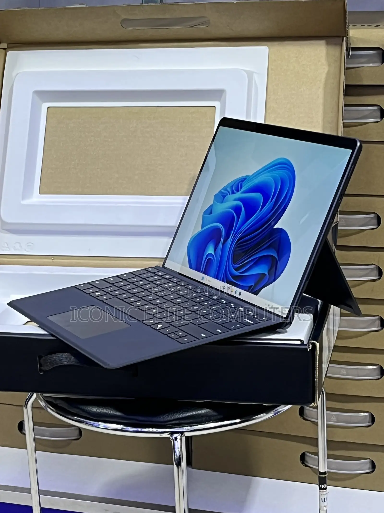 New Laptop Microsoft Surface Pro 8 8GB Intel Core i5 SSD 256GB