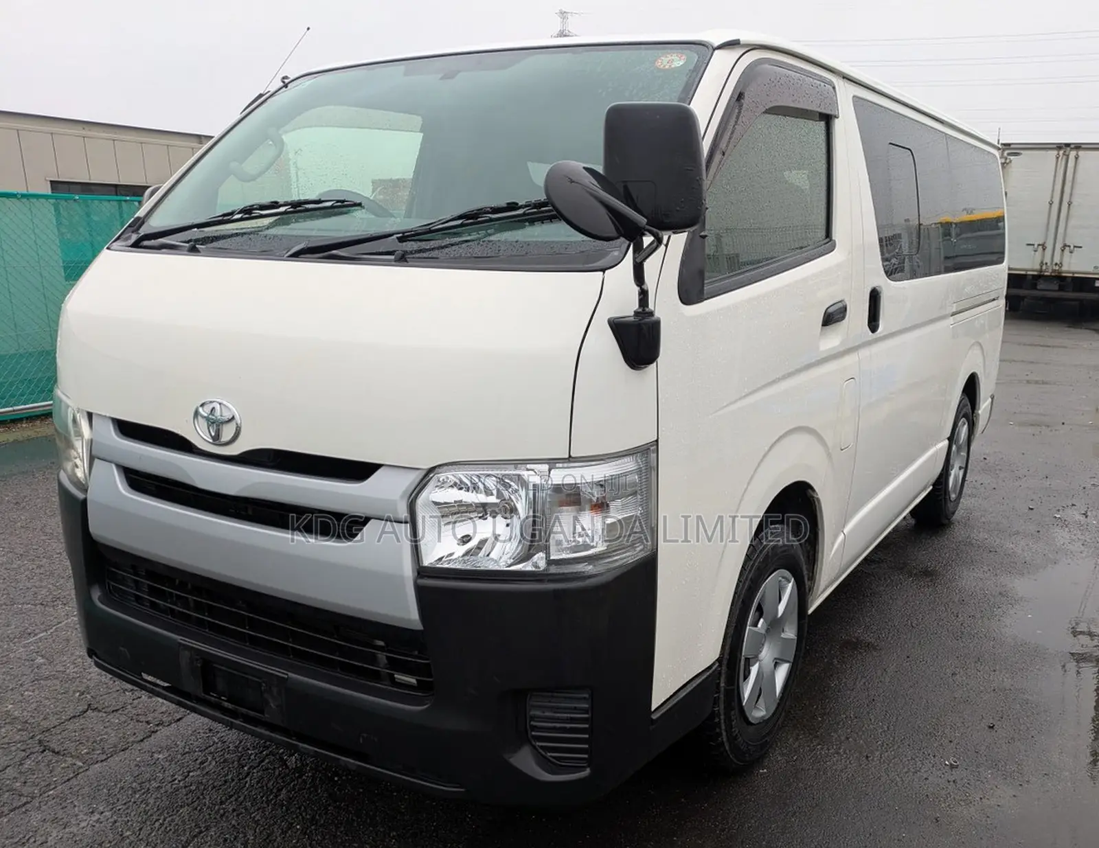 Toyota HiAce 2014 White