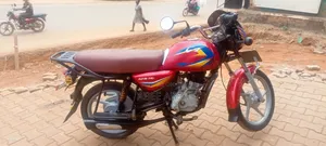 Bajaj Boxer 125 2025 Red