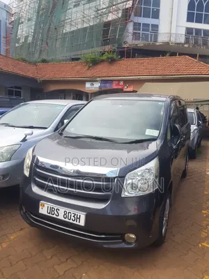 Toyota Noah 2010 Gray