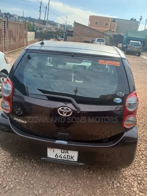 Toyota Passo 1.0 FWD 2011 Maroon