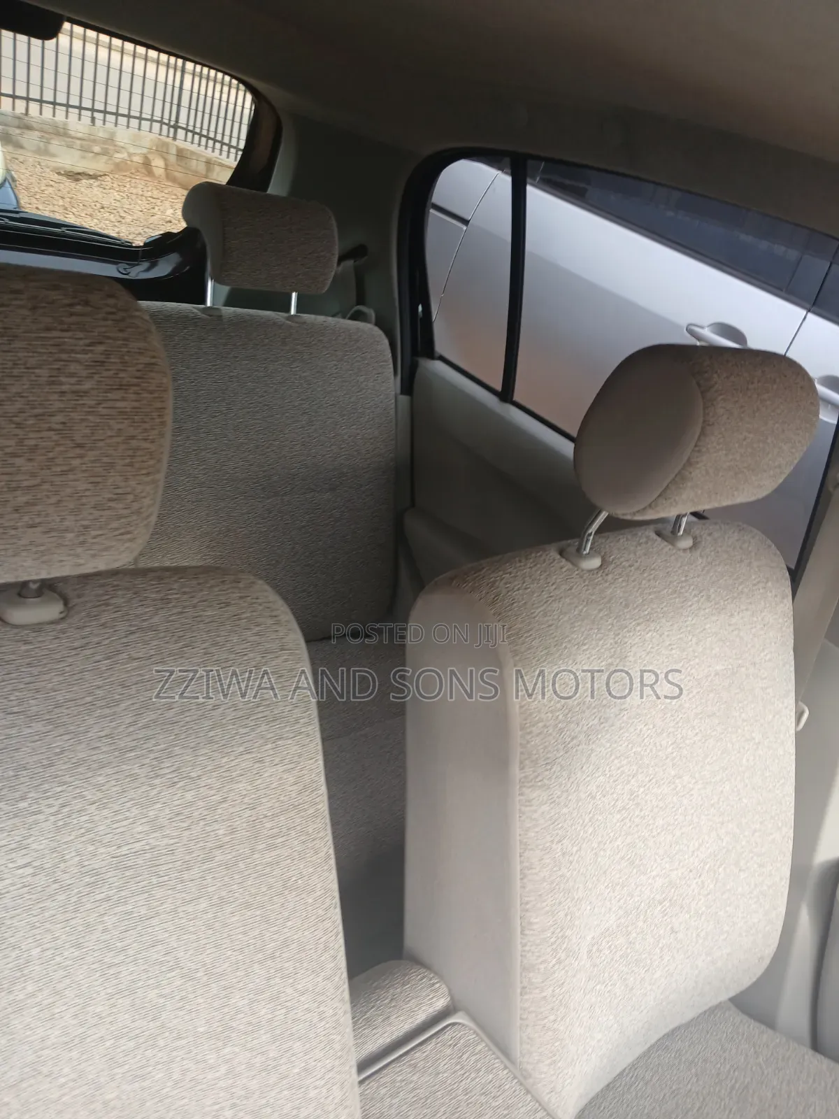 Toyota Passo 1.0 FWD 2011 Maroon