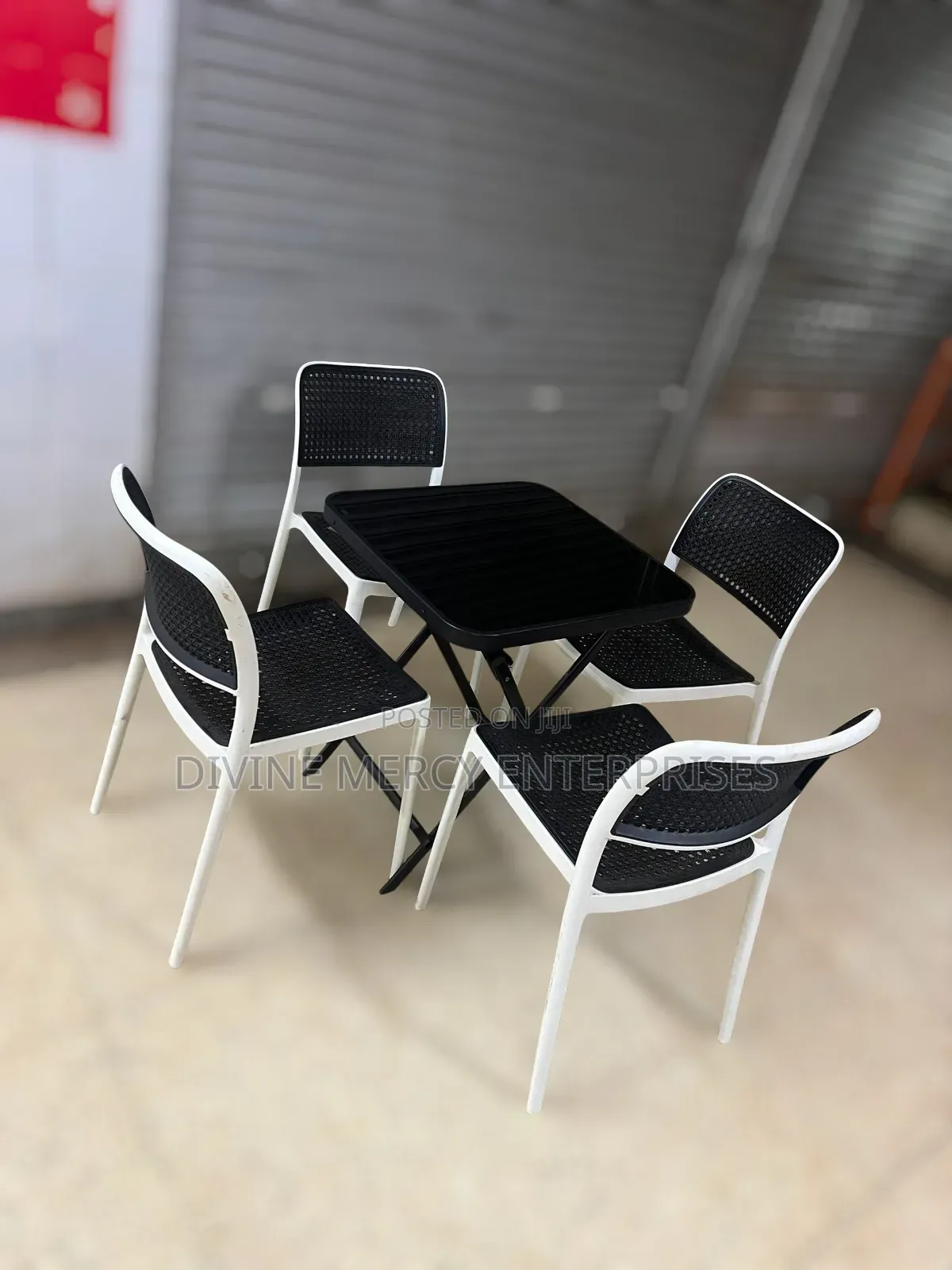 Mordan Plastic Chair and Square Glass Table