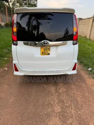 Toyota Noah 2016 White