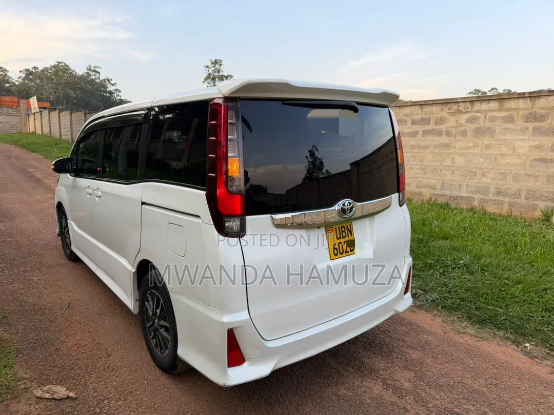 Toyota Noah 2016 White