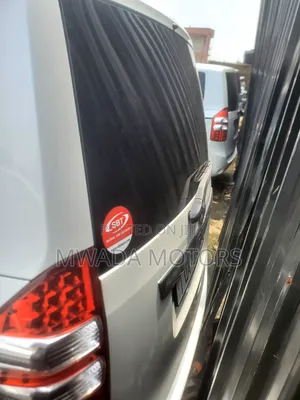 Toyota Noah 2010 White