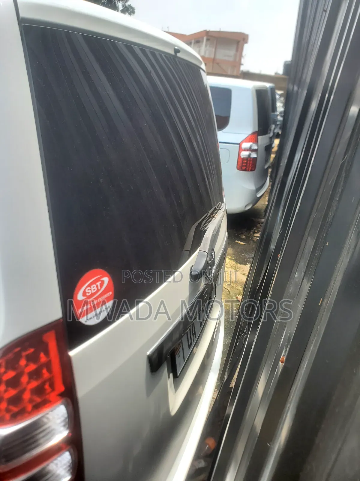 Toyota Noah 2010 White