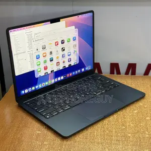 Laptop Apple MacBook Air 2024 M3 8GB Apple M3 SSD 512GB