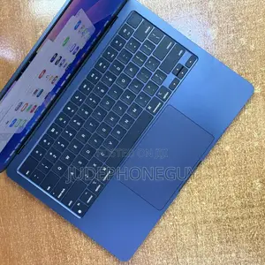 Laptop Apple MacBook Air 2024 M3 8GB Apple M3 SSD 512GB