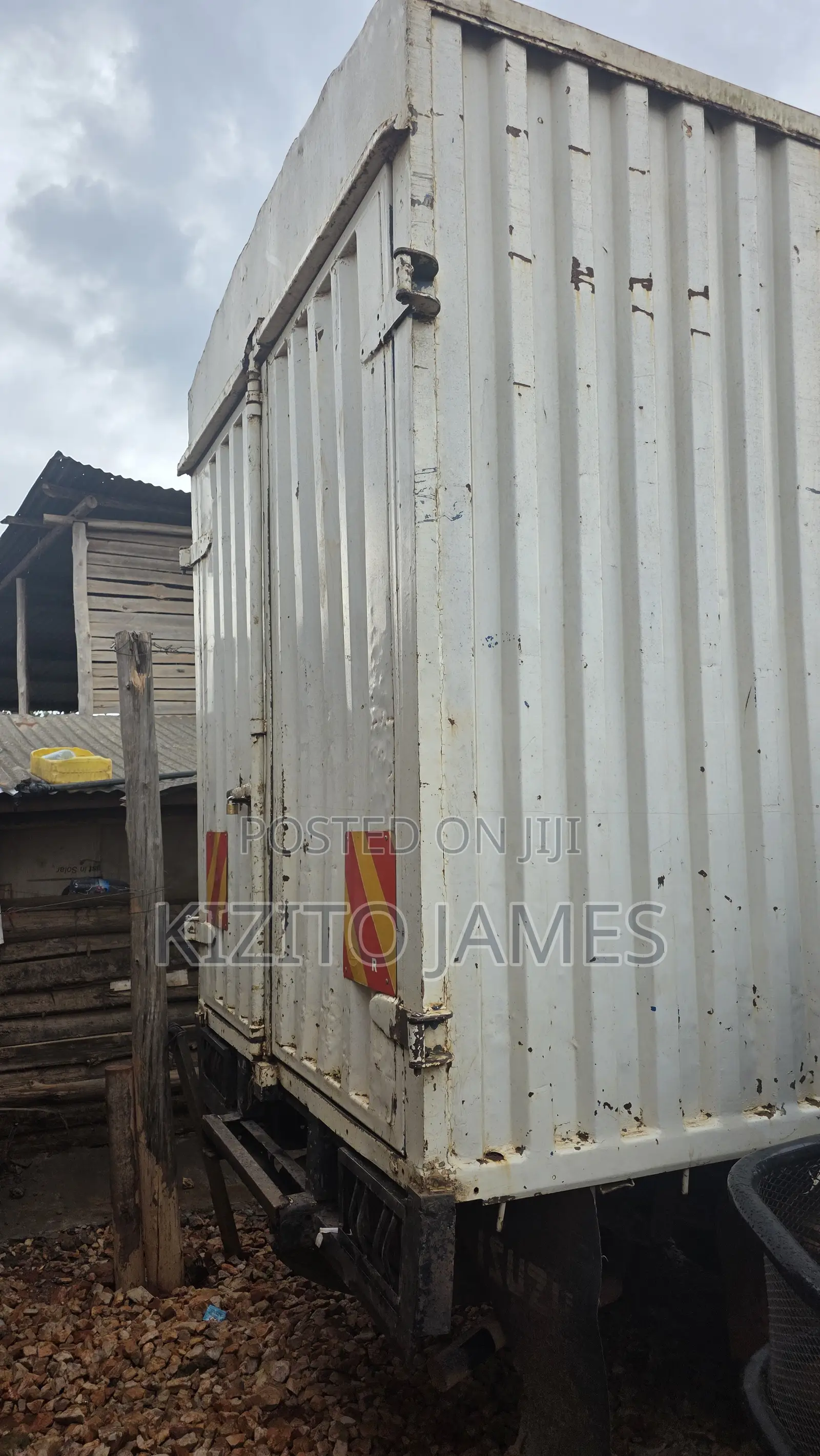 Isuzu Elf Box Body Truck (2500 Mutwe Mugazi) for Sale