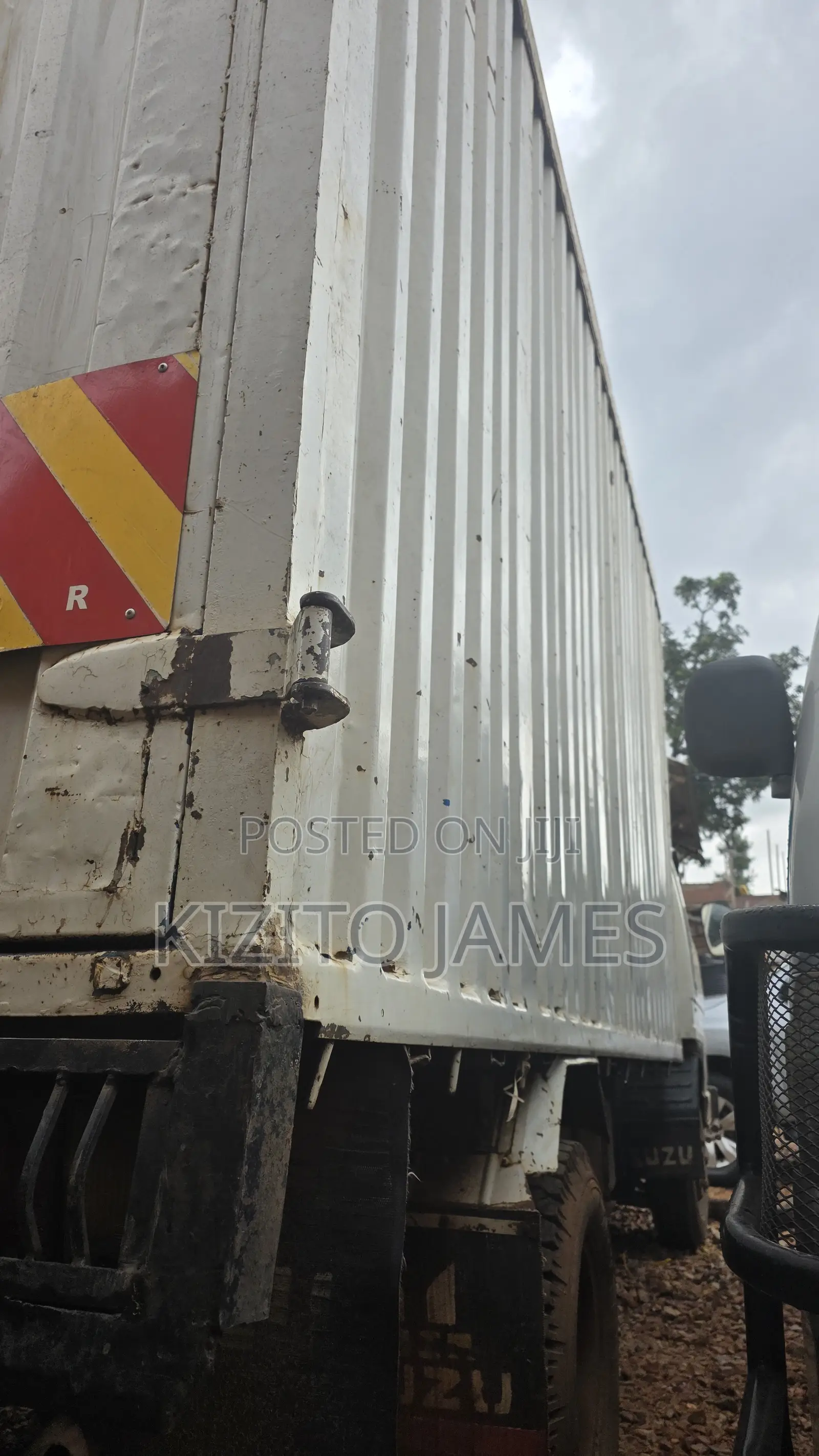 Isuzu Elf Box Body Truck (2500 Mutwe Mugazi) for Sale
