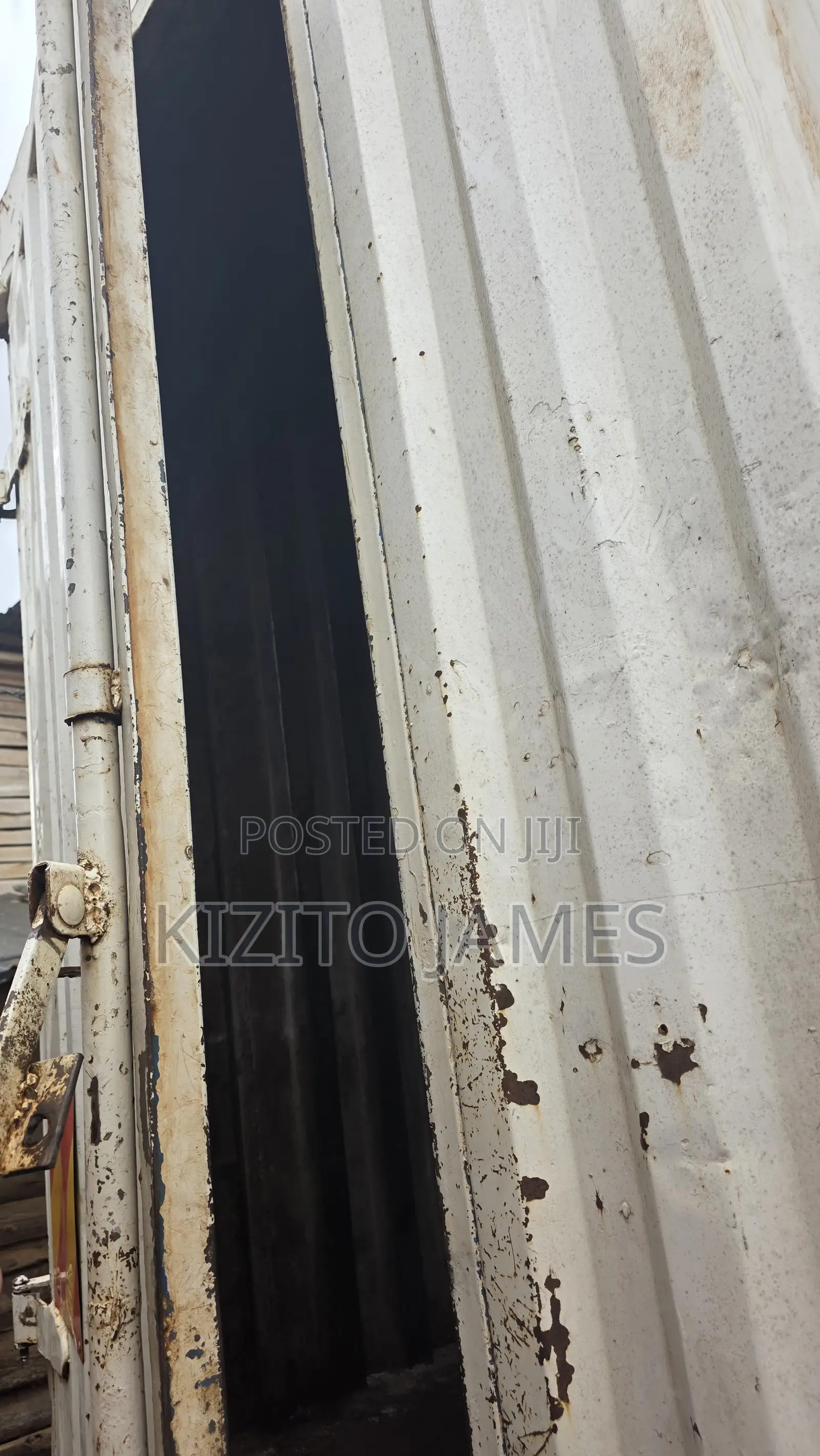 Isuzu Elf Box Body Truck (2500 Mutwe Mugazi) for Sale