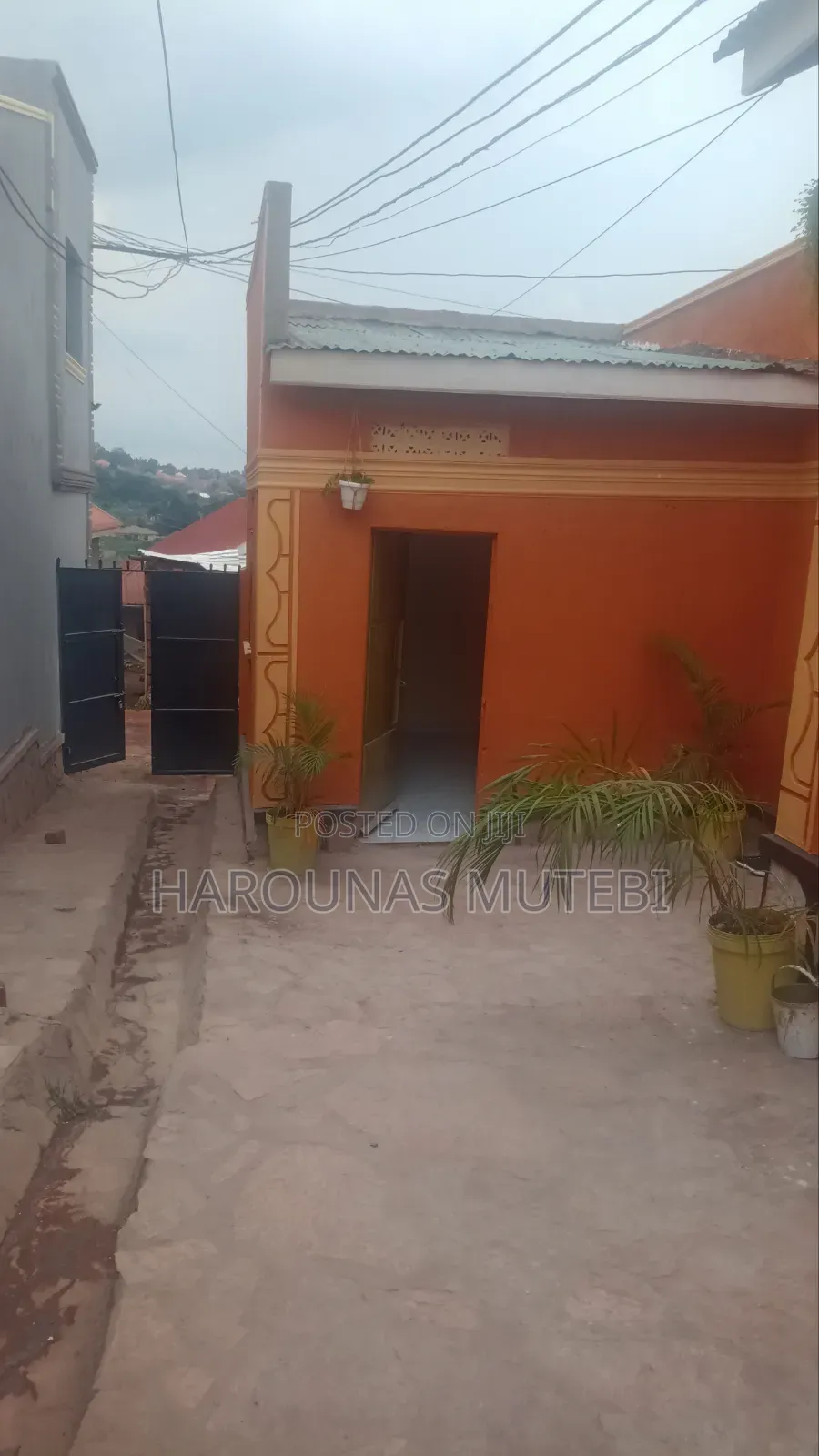 Furnished 5bdrm House in Kyebando, Wakiso / Wakiso for sale