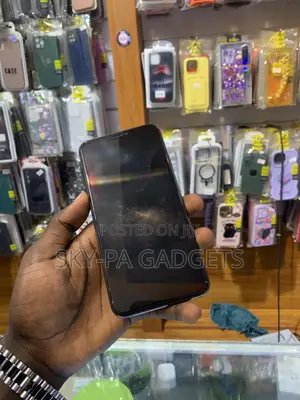 New Apple iPhone 11 Pro Max 64 GB Green