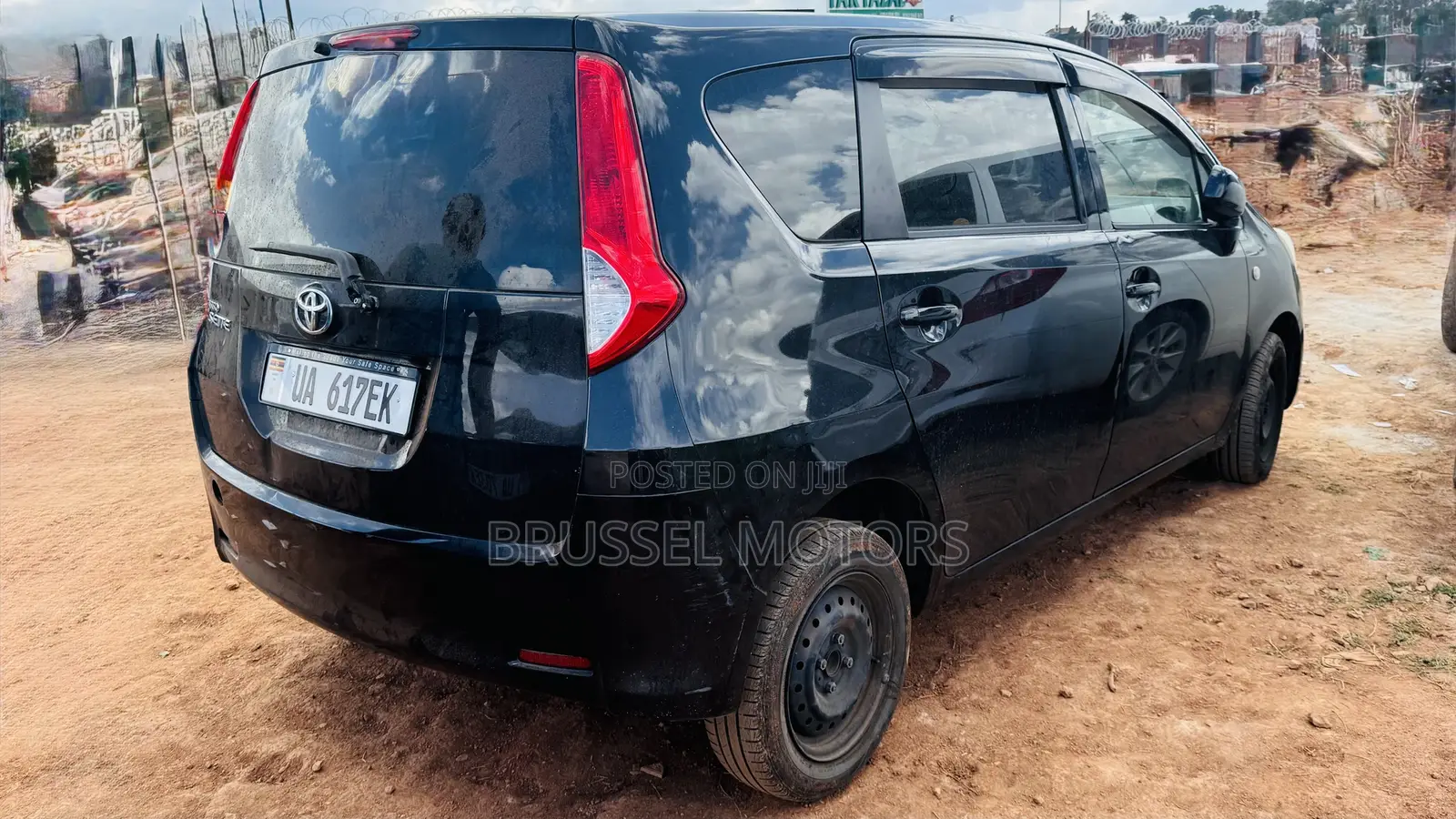 Toyota Passo Sette 1.5 FWD 2012 Black