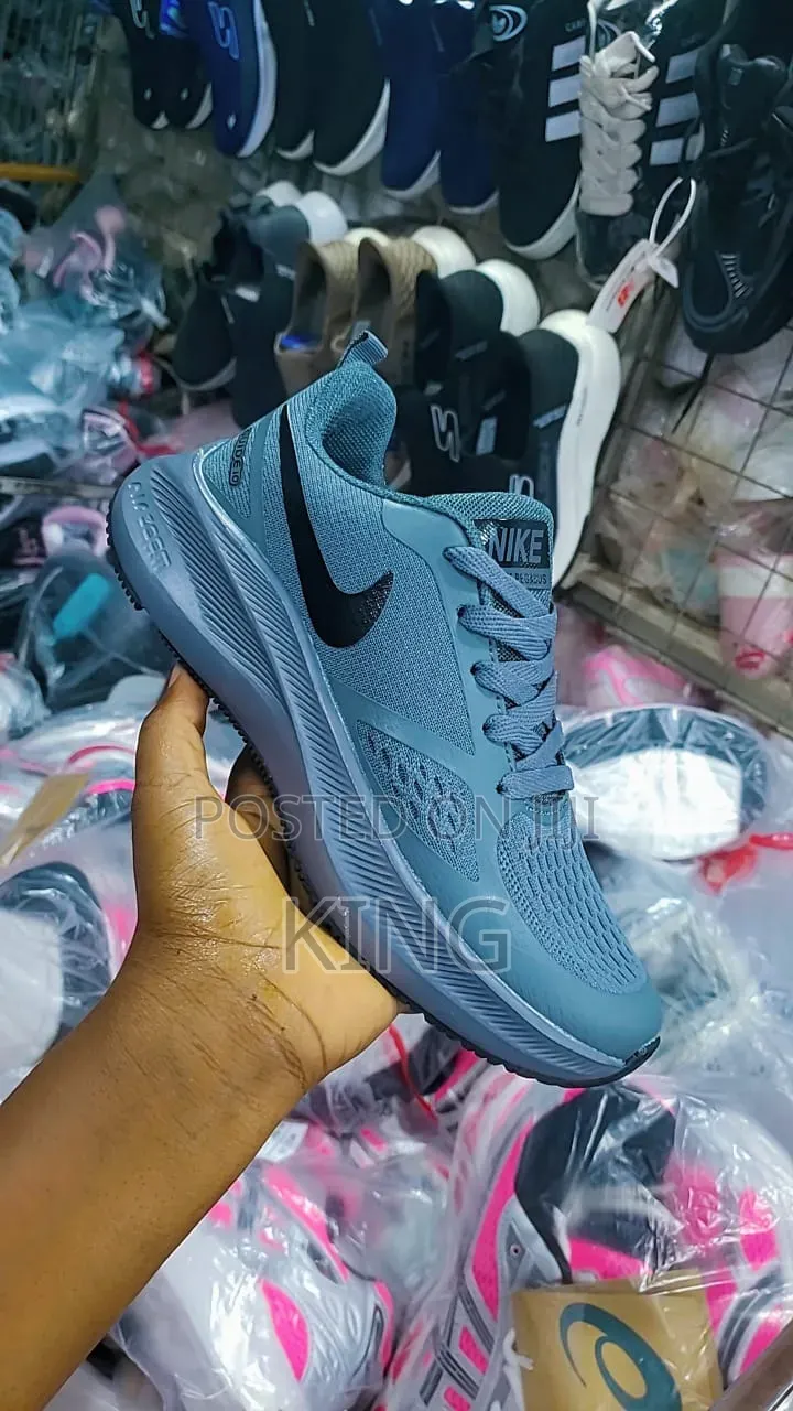 Nike Zoomx Sneakers. Black, White, Pink