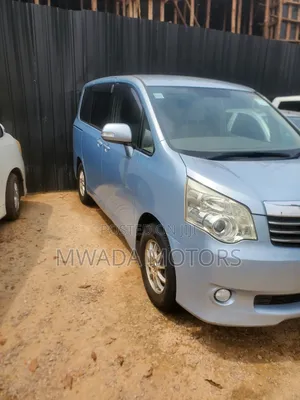 Toyota Noah 2012 Blue