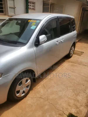 Toyota Sienta 2008 Silver