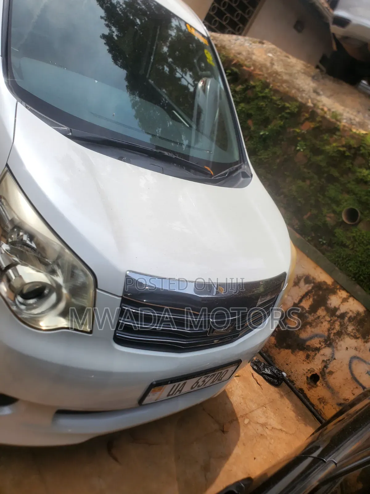 Toyota Noah 2011 White