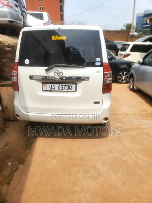 Toyota Noah 2011 White
