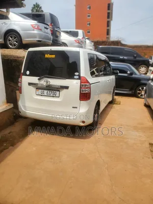 Toyota Noah 2011 White