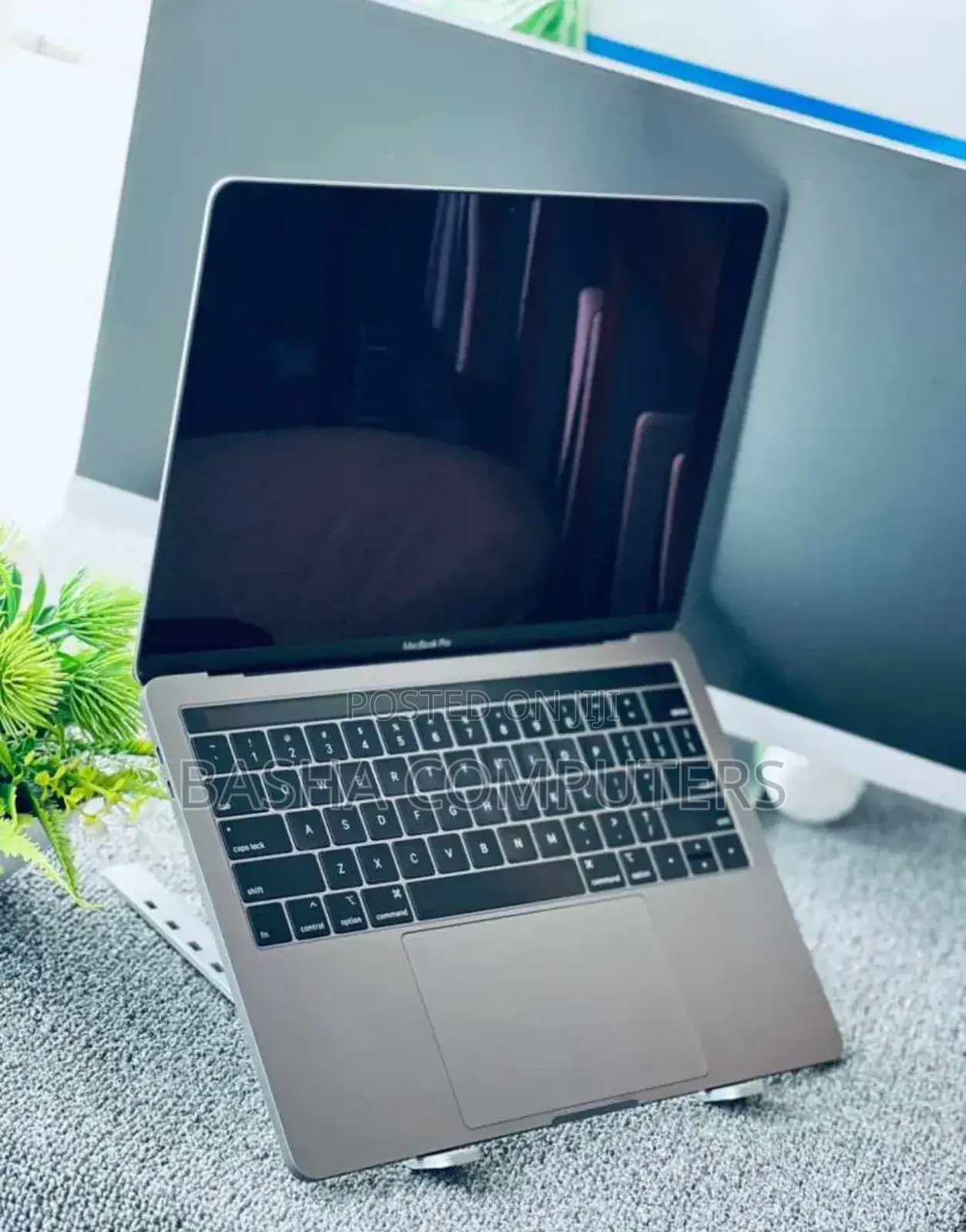 New Apple MacBook Pro 2020 16GB Intel Core i5 SSHD (Hybrid) 512GB