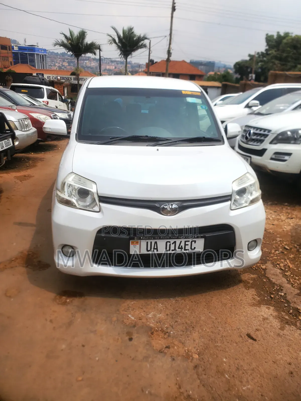 Toyota Sienta 2012 White