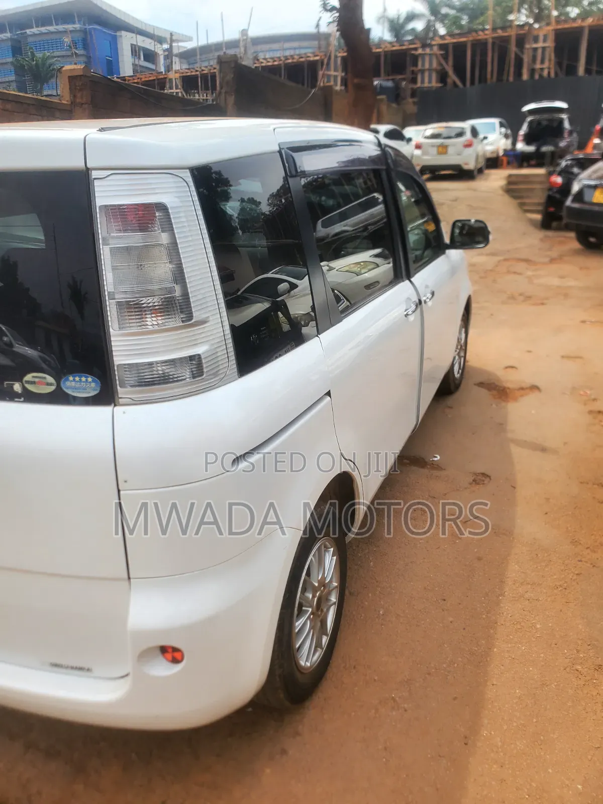 Toyota Sienta 2012 White