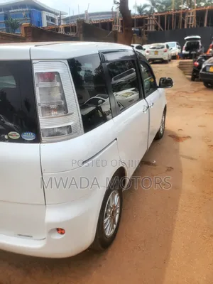 Toyota Sienta 2012 White