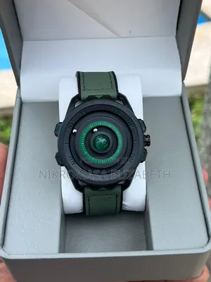 Unisex Watch With Green Point