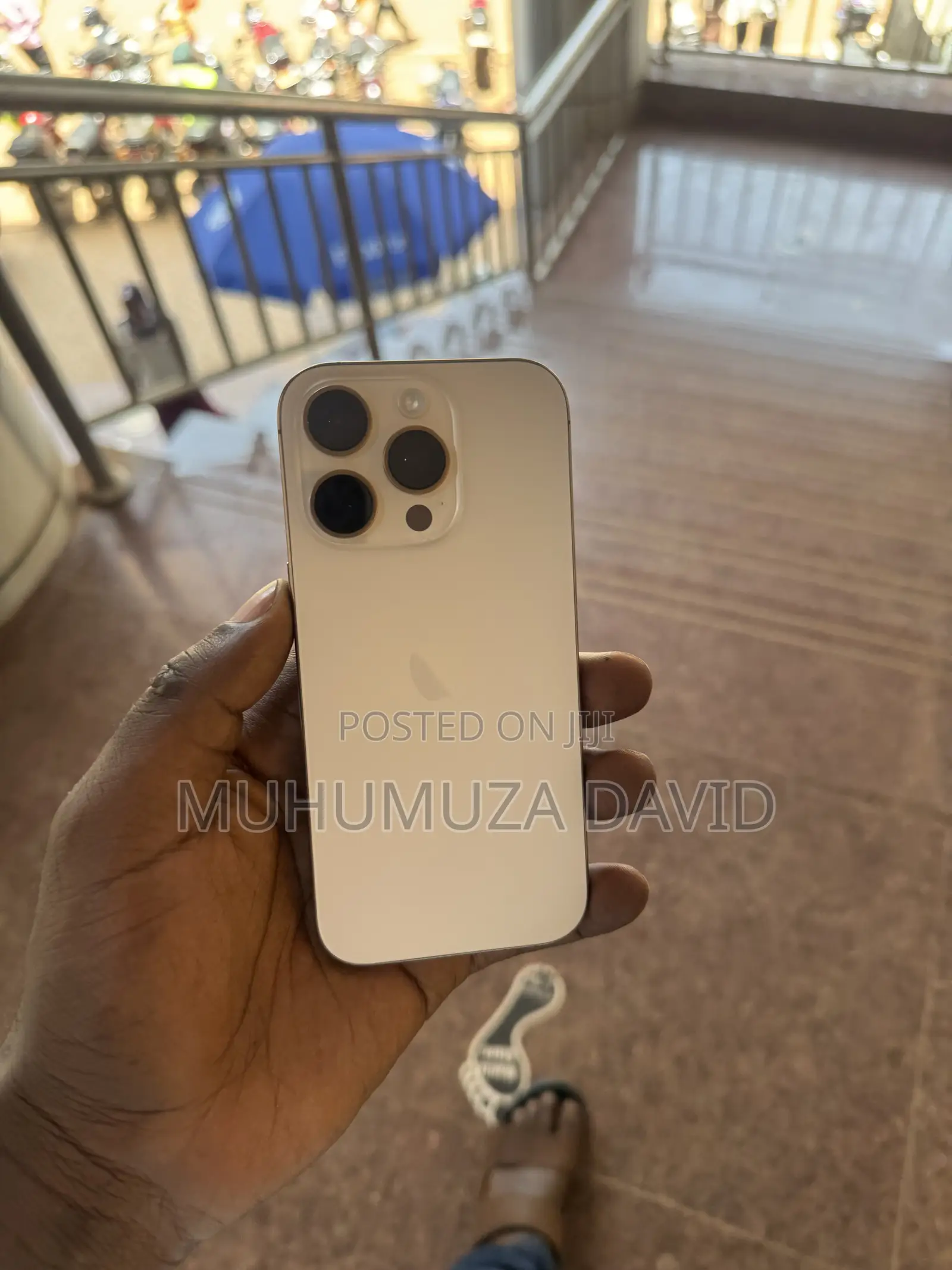 Apple iPhone 16 Pro 256 GB Gold
