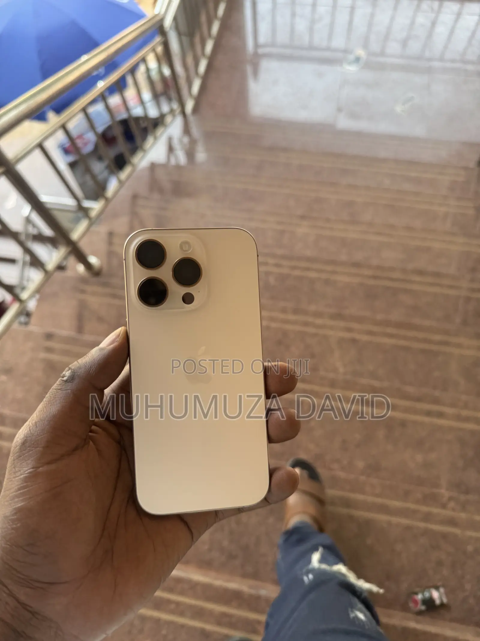 Apple iPhone 16 Pro 256 GB Gold