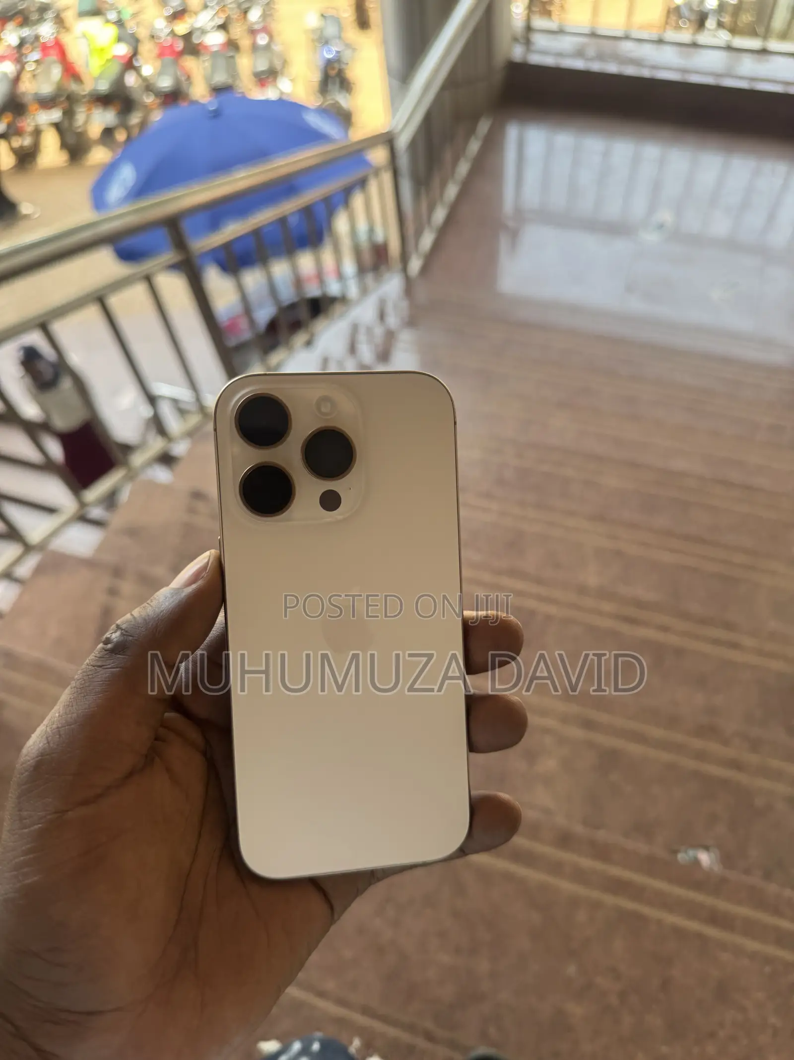 Apple iPhone 16 Pro 256 GB Gold