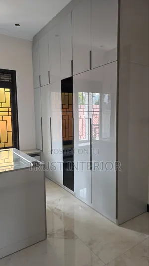 Closet Installed Buloba 412